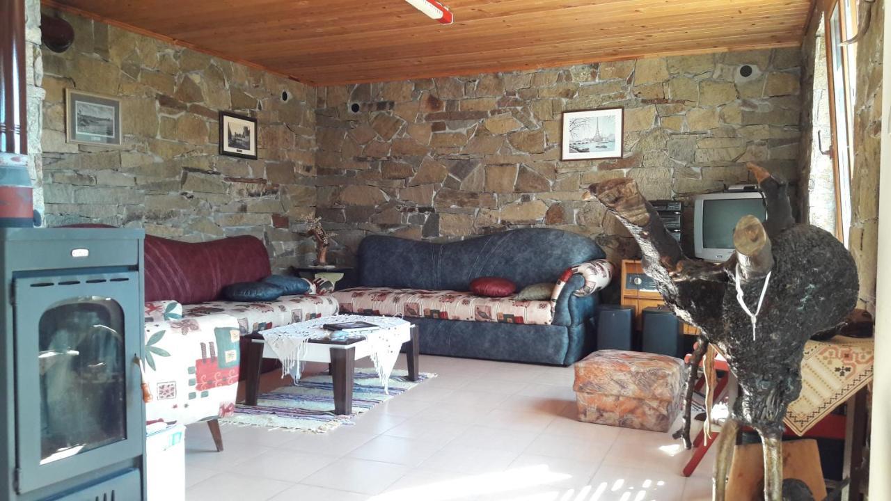Mihaela Lake Retreat Yuvalar Buitenkant foto
