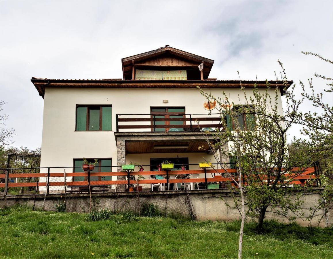 Mihaela Lake Retreat Yuvalar Buitenkant foto